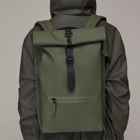 Rains Backpack BROKEN SIDE ZIPPER - Picture 5 of 8